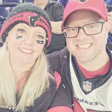 Organizing appreciation gathering for retiring teacher