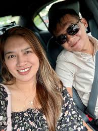 Malayo palang ay kita ko ng masama ang tingin saken ni Sir Pulis. Si Madam  Bibi po ako Sir 🤭 Gell TV