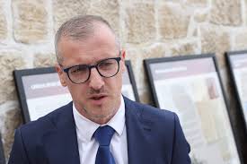 U haremu Arnaudija džamije otvorena izložba "Banjalučke džamije" (VIDEO)