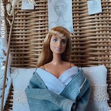 Mattel's famous doll has been modeled after european space agency's samantha cristoforetti as part of the barbie dream gap project by ethan jakob craft. Pin By Gretchen Mcdowell On Barbie S World Barbie Valley Of The Dolls Character