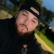 John Rickard (@JohnnyDrama91)