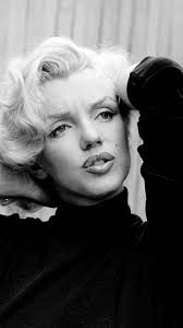 Toute photos/wallpaper présent sur le site peut être enlevé sur simple demande de la part de l'auteur. Download Wallpaper 750x1334 Marilyn Monroe Singer Actress Bw