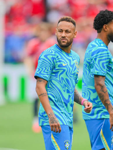 Warm-Up mode: ON. 🔥 With hope for success for Brazil and Neymar's presence on the field in the second half. درحال گرم کردن، بزن بریم. 🔥 به امید بهترین نتیجه برای برزیل