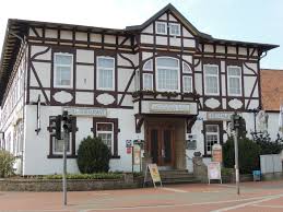Rodzinny obiekt deutsches haus munster znajduje się w centrum münster, zaledwie 20 minut jazdy od pustaci lüneburskiej. Thb Deutsches Haus Munster Hotel In Munster