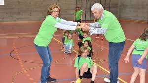 See more ideas about federer twins, roger federer family, roger federer. Roger Federers Eltern Turnen Mit Kindern In Buchs