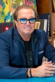 Robert Geiss's Instagram, Twitter & Facebook