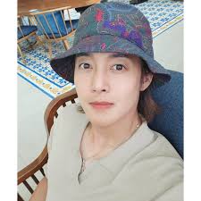 즐거운 베트남 출장 겸 여행이었습니다. 혼자 처음 떠난 해외여행이었지만 지인들의 도움으로 행복한 여행을 했어요 베트남에 출장 갔다가  먹방 찍고 왔네요~^^ 여기 식당들 꼭 가보세요 후회 없으실 거예요. 베트남에서 공연하고 싶은 마음이 굴뚝같아졌어요.