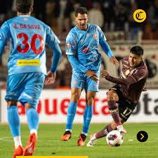 🩵🇵🇪 Goleada contundente. Deportivo Garcilaso se hizo fuerte en Cusco y goleó por 4-0 a Universitario de Deportes por la fecha 10 del Clausura. Con la victoria de hoy, el conjunto celeste