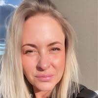 30+ "Anna Bolin" profiles