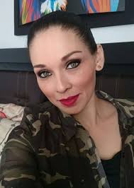 ADRIANA DEL RIO LARA 18-28. <<<MASCARA PESTAÑAS ALARGADOR VOLUME, LABIAL  ROUGE, DELINEADOR CEJAS CAFE DIFUMINADOR>>> KIOTIS.