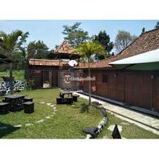 Rumah limasan, seperti namanya, beratapkan dengan bentuk limas, sedangkan joglo lebih rumit seperti tumpang sari dan penuh filosofi. Rumah Joglo Limasan Dan Kedai Resto Kopi Tanah Luas Di Jl Kaliurang Di Sleman Tribunjualbeli Com
