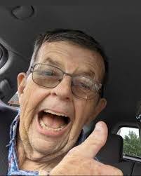 Richard Pflug's Instagram, Twitter & Facebook