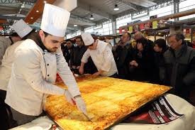 La Lorraine Est Formidable Ils Vont Confectionner 100 Metres De Pate Lorrain Et De Quiche Lorraine Actu