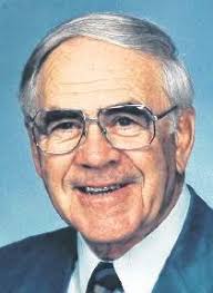 Marion Iowa boy joins Marine Corps at 17