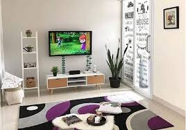 Hiasan dinding pada ruang tamu bisa berbentuk apa saja, sesuai kebutuhan dan keinginan kita. 6 Tips Mendesain Ruang Tamu Sederhana Tanpa Sofa Rumah123 Com
