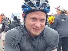 Thousands of runners compete in Twin Cities Marathon