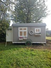 Am Richtigen Platz Bauwagen Bauwagen Ausbauen Kleines Haus Auf Radern