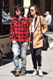 Submitted 6 years ago * by tignotaro. Stephanie Allynne And Tig Notaro Out In New York 05 Gotceleb