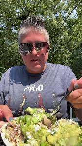 Giving chipotle another chance, and the bees are like “the hell you  are!!!”😩😂 #foodie #mukbang #chipotle