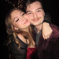 At a school in the United States, student Nevaeh Hall was getting ready to  attend prom alone after not receiving any invitations. The situation took a  turn when the football team captain,