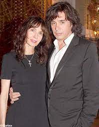 Later, she married film director luc besson in 1986. Anne Parillaud