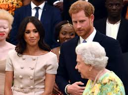 When meghan markle attended a royal event in january 2019, the world gushed over the pregnant duchess's sequin dress, impeccable makeup and warm smile. How Meghan Markle S Hair And Makeup Have Changed Now She S A Royal