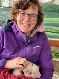 After a well earned break last week, Roy is back