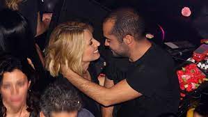 Ενημέρωση, ψυχαγωγία, σειρές, live streaming. Maria Hliakh Stelios Manoysakhs Gamos Gia To Zeygari Celebrities Eidhseis