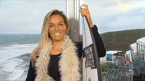 Her birth name is sally fitzgibbons and she is currently 30 years old. Sally Fitzgibbons Breaks Silence After Trent Merrin Split Daily Mail Online