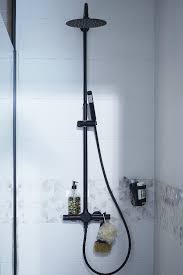 Accessoires De Salle De Bains A Poser Et A Fixer Accessoires Salle De Bain Salle De Bain Idee Salle De Bain