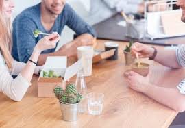 Aplicînd cotele actuale de impozitare în condițiile respective, guvernul propune ca asupra tichetelor de masă să fie aplicate contribuțiile obligatorii de asigurări sociale, adică 18. Acordarea Tichetelor De MasÄƒ SalariaÈ›ilor IntrebÄƒri È™i RÄƒspunsuri