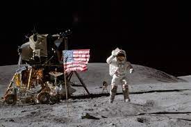 After joining the space program in 1962, he became the command pilot of gemini 8, which completed the first manual. Moon Walk 50 Jahre Mondlandung Museum Fur Naturkunde