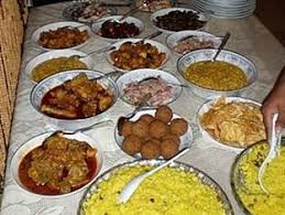 Table Setting For A Typical Sri Lankan Meal Includes Multiple Dishes In The Middle Of The Table Meals Are Usually Served Dining Etiquette Food No Cook Meals