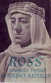 Lawrence d'aràbia 1 és una pel·lícula realitzada per david lean, el 1962, inspirada en la vida de thomas edward lawrence el paper del qual fou interpretat per peter o'toole. Ross Play Wikipedia