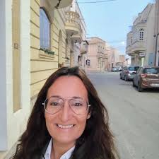 Napprezza li tilqgħuni fi djarkom u taqsmu l-ħsibijiet u opinjonijiet  tagħkom miegħi. Inkomplu naħdmu flimkien!