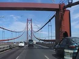 The suspension bridge is on the south west border of lisbon, and spans over the tagus river ( tejo river in portuguese ). Ponte 25 De Abril Lisboa Lisbon Bridge Full Crossing Youtube