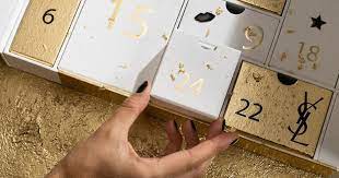 Calendrier De L Avent Ysl 2023 Le Calendrier De L'avent Yves Saint Laurent Beauty Est Tout Simplement  Magnifique - Cosmopolitan.fr