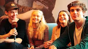 Gemeinsam erleben die teenagerinnen aufregende abenteuer hoch auf den rücken der pferde amadeus und. Die Neuen Bibi Tina Stars Im Interview Serien Goldene Kamera