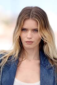 Abbey Lee's Instagram, Twitter & Facebook