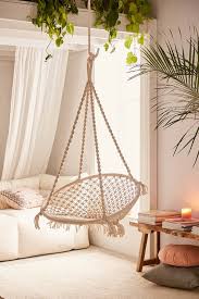 Also, can we talk about the wonders a pop of print can add to brighten up a space? 12 Best Hanging Chairs Indoor And Outdoor Hammock And Swing Chairs