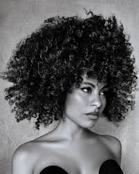 Michelle Davies's Instagram, Twitter & Facebook