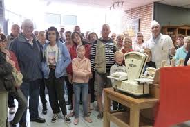 La Fabrication De L Andouille Passionne Les Aoutiens A Vire Normandie La Voix Le Bocage