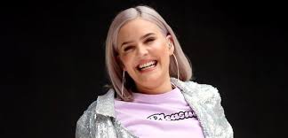 She has attained several charting singles on the uk singles chart, including clean bandit's rockabye. Anne Marie Has Confirmed That She Was Defo The Reason Ed Sheeran Broke His Arm In Capital