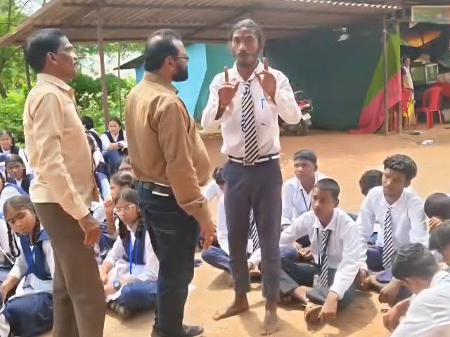 कोंडागांव स्कूल कार्रवाई हीरापुर स्कूल में PTI शिक्षक निलंबित