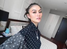 5 rumah artis/selebriti termewah di malaysia rumah chefwan 3 juta?! Agnez Mo Selebriti Paling Kaya Di Indonesia