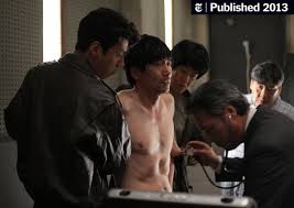 Los protagonistas de esta película es una familia surcoreana de maestros del taekwondo que viven en thailandia, un medallista nacional y su esposa que se ha convertido un experta marcial cocinera. National Security Depicts Torture In Korea The New York Times