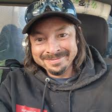 Okay yall what are some chill multiplayer games that wont make me wanna  crash out?