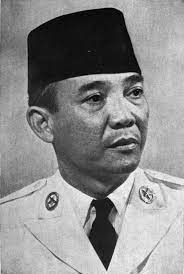 Soekarno, hatta selaku pimpinan ppki dan radjiman wedyodiningrat sebagai mantan ketua bpupki diterbangkan ke dalat, 250 km di sebelah timur laut saigon, vietnam untuk bertemu marsekal terauchi. Sukarno Simple English Wikipedia The Free Encyclopedia