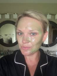 ⭐️ Oliveda Product Spotlight ⭐️ ➡️ 𝗧𝗵𝗲 𝗙𝟳𝟲 𝗛𝗼𝗻𝗲𝘆 𝗘𝗻𝘇𝘆𝗺𝗲  𝗠𝗮𝘀𝗸 is an enzymatic mask that leaves us with a radiant and even  complexion! BONUS! The honey is also sourced from the