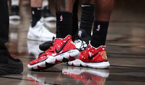 From west orange nj to a world championship, 90 million dollar nba contract & nike shoe deal, kyrie stays humble & hungry. B R Kicks On Twitter Kyrieirving Wearing The Sneakerroom X Nike Kyrie 5 Mom Tonight